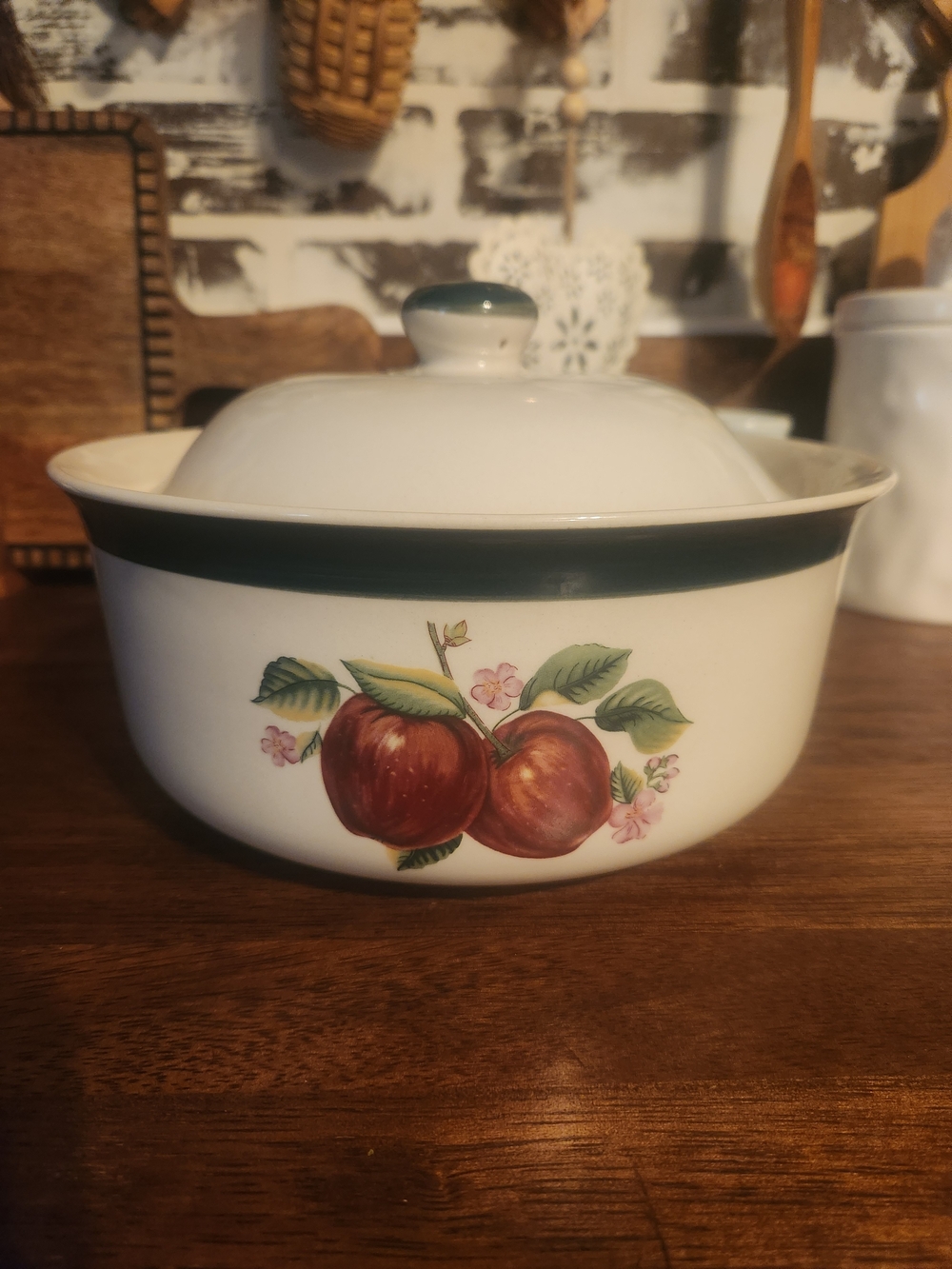 Green-Trim Apple Ceramic Covered Casserole Dish